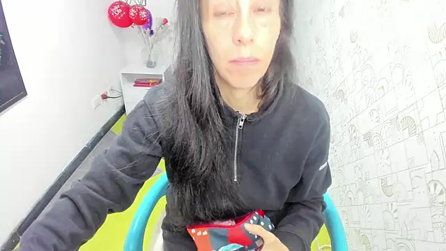 Snapshot of Abrillee1 chatting on March 14, 2025, 11:45 am Abrillee1 online show from March 14, 2025, 11:45 am