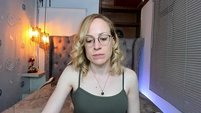 Snapshot of SammySanders chatting on January 17, 2025, 11:07 pm SammySanders online show from January 17, 2025, 11:07 pm