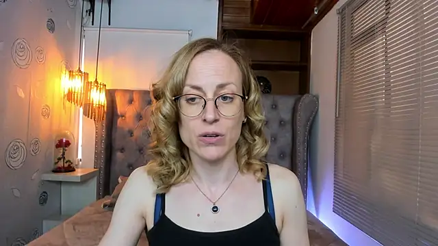 Snapshot of SammySanders chatting on February 12, 2025, 10:15 pm SammySanders online show from February 12, 2025, 10:15 pm