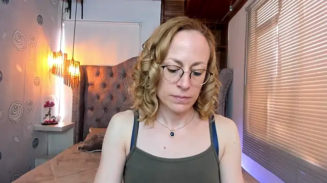 Snapshot of SammySanders chatting on February 13, 2025, 4:07 pm SammySanders online show from February 13, 2025, 4:07 pm