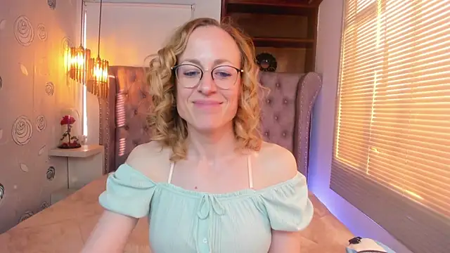 Snapshot of SammySanders chatting on February 19, 2025, 10:09 pm SammySanders online show from February 19, 2025, 10:09 pm