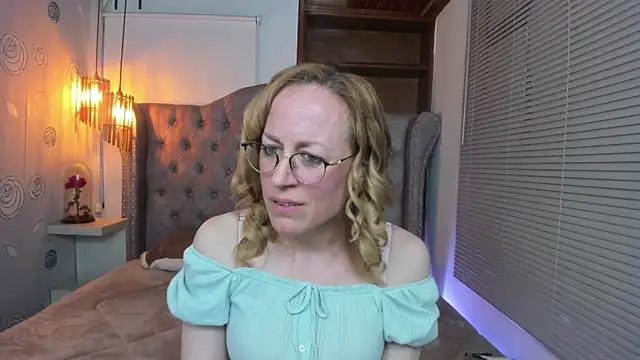 Snapshot of SammySanders chatting on February 28, 2025, 11:12 pm SammySanders online show from February 28, 2025, 11:12 pm