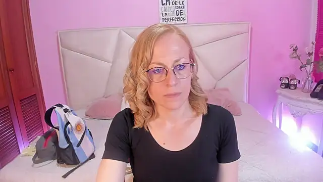 Snapshot of SammySanders chatting on November 7, 2025, 3:23 pm SammySanders online show from November 7, 2025, 3:23 pm