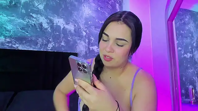 Snapshot of brianaGuzman chatting on January 10, 2025, 12:58 pm brianaGuzman online show from January 10, 2025, 12:58 pm