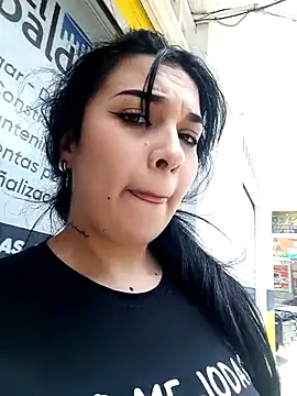 Snapshot of brianaGuzman chatting on September 19, 2025, 5:35 pm brianaGuzman online show from September 19, 2025, 5:35 pm