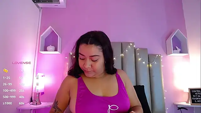 Snapshot of MeghanBurn chatting on March 13, 2025, 12:46 pm MeghanBurn online show from March 13, 2025, 12:46 pm