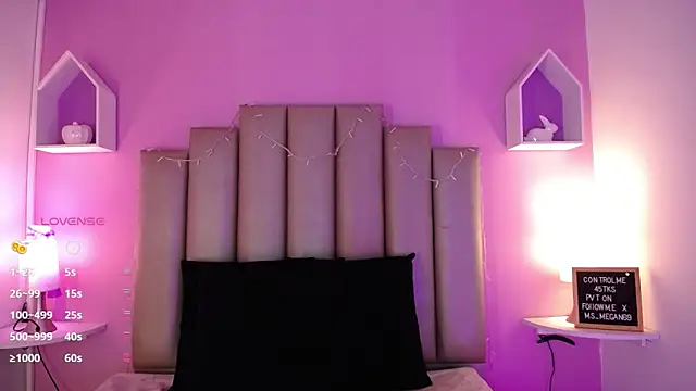 Snapshot of MeghanBurn chatting on March 15, 2025, 12:34 pm MeghanBurn online show from March 15, 2025, 12:34 pm