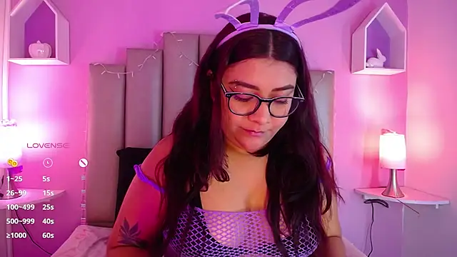 Snapshot of MeghanBurn chatting on March 21, 2025, 1:56 am MeghanBurn online show from March 21, 2025, 1:56 am