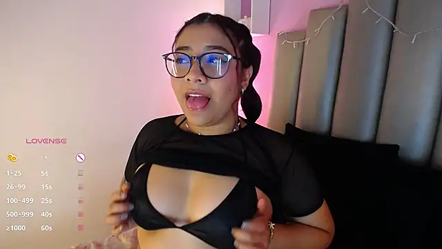 Snapshot of MeghanBurn chatting on March 22, 2025, 3:31 pm MeghanBurn online show from March 22, 2025, 3:31 pm