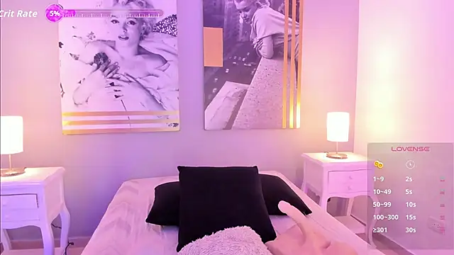 Snapshot of MeghanBurn chatting on October 19, 2025, 1:34 pm MeghanBurn online show from October 19, 2025, 1:34 pm