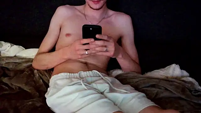 Snapshot of ElViko11 chatting on January 12, 2025, 11:04 pm ElViko11 online show from January 12, 2025, 11:04 pm