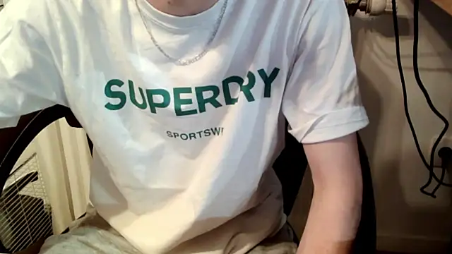 Snapshot of ElViko11 chatting on February 12, 2025, 7:56 pm ElViko11 online show from February 12, 2025, 7:56 pm