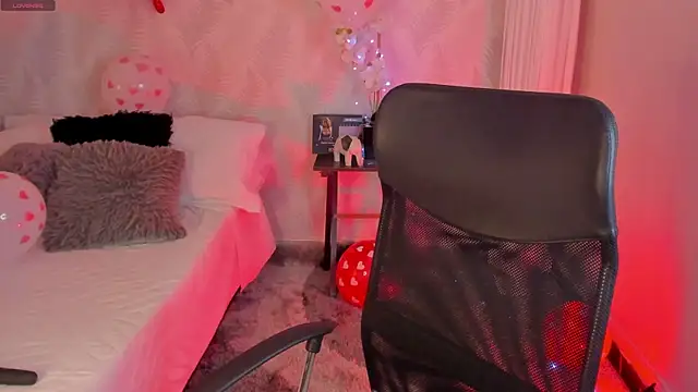 CyntiaAdams online show from February 14, 2025, 5:03 pm