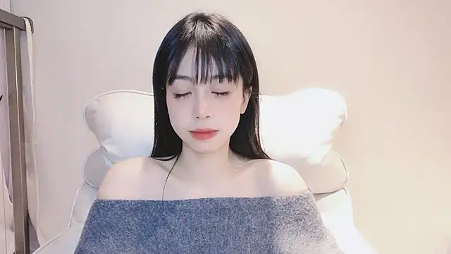 -Hottie online show from December 15, 2024, 3:31 pm