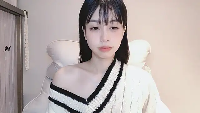 -Hottie online show from December 26, 2024, 6:33 pm