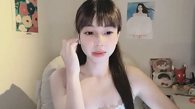 -Hottie online show from September 9, 2025, 4:17 pm