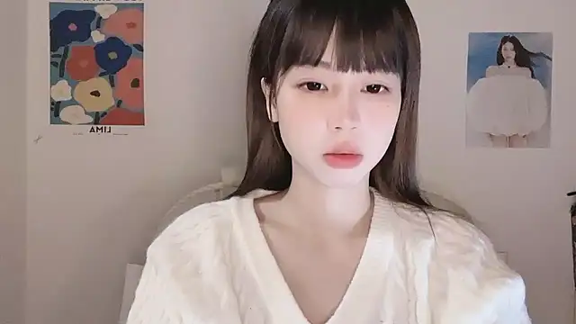 -Hottie online show from November 13, 2025, 4:06 pm