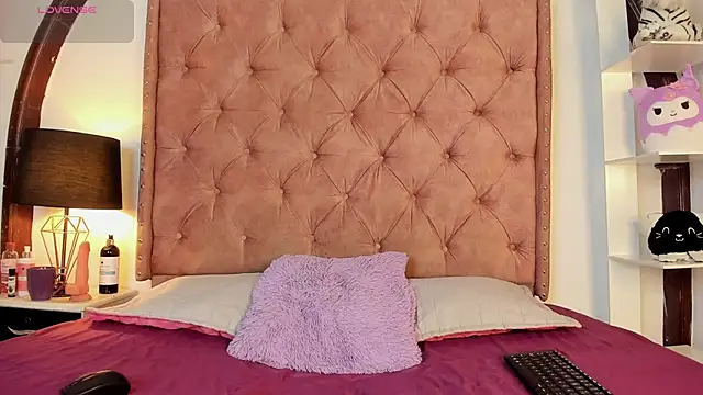 Snapshot of LadyAvalon chatting on January 15, 2025, 8:05 pm LadyAvalon online show from January 15, 2025, 8:05 pm