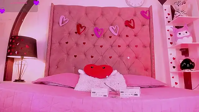 Snapshot of LadyAvalon chatting on February 15, 2025, 7:50 pm LadyAvalon online show from February 15, 2025, 7:50 pm