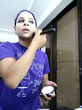 Snapshot of LadyAvalon chatting on November 20, 2025, 7:13 pm LadyAvalon online show from November 20, 2025, 7:13 pm