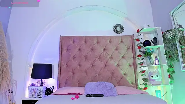 Snapshot of LadyAvalon chatting on November 26, 2025, 6:09 pm LadyAvalon online show from November 26, 2025, 6:09 pm