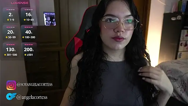 Snapshot of angela_cortes_ chatting on October 26, 2025, 1:11 am angela cortes  online show from October 26, 2025, 1:11 am