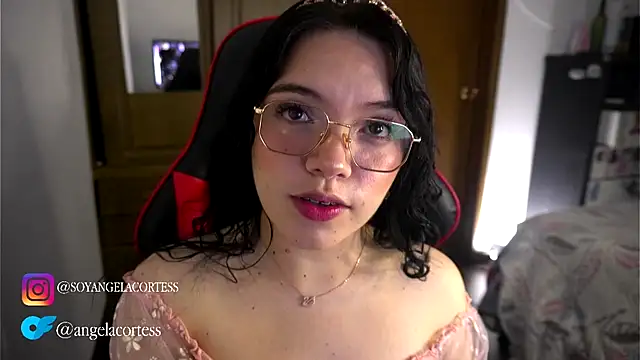 Snapshot of angela_cortes_ chatting on October 27, 2025, 2:48 am angela cortes  online show from October 27, 2025, 2:48 am