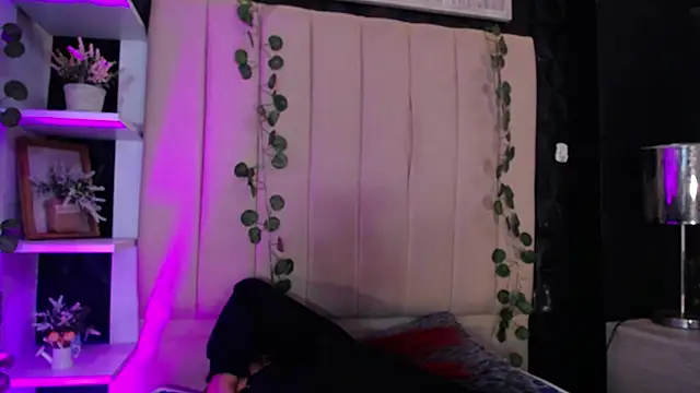 Mia Rinn online show from February 6, 2025, 7:51 pm