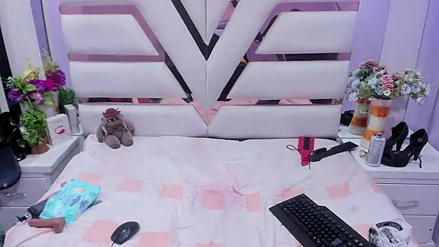 Avi Thomsonn online show from December 11, 2024, 11:43 pm