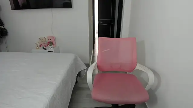 Ori valentina online show from February 6, 2025, 8:34 pm