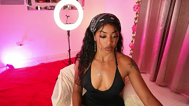 Snapshot of Alondrasparrow2 chatting on January 14, 2025, 8:59 pm Alondrasparrow2 online show from January 14, 2025, 8:59 pm