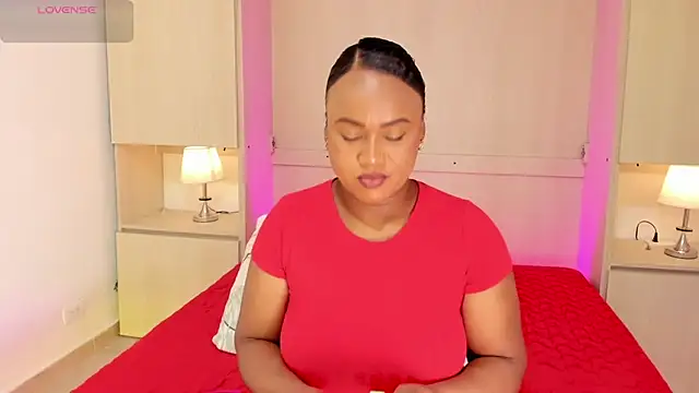 EmilyyStuart online show from October 24, 2025, 3:58 am