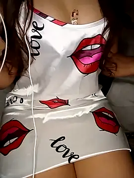 Snapshot of Patrona-fifi chatting on February 14, 2025, 11:53 pm Patrona-fifi online show from February 14, 2025, 11:53 pm