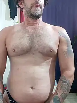 yezz3011 online show from February 6, 2025, 9:06 pm