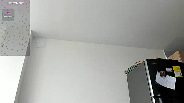 emmadiaz1 online show from December 12, 2024, 6:10 pm