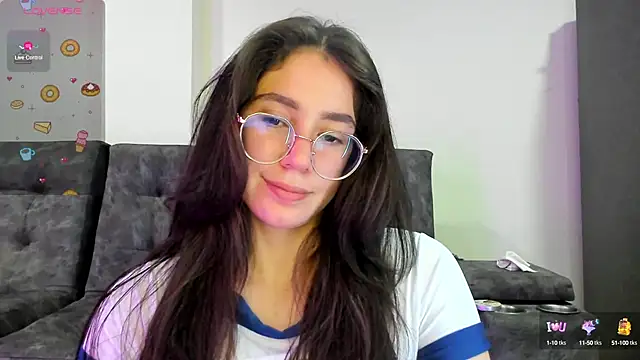 emmadiaz1 online show from February 24, 2025, 4:27 am