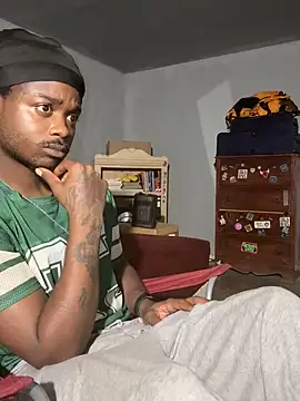 Snapshot of SluttyLyfe4L chatting on October 21, 2025, 3:18 am SluttyLyfe4L online show from October 21, 2025, 3:18 am