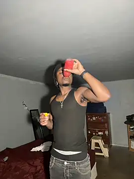 Snapshot of SluttyLyfe4L chatting on November 6, 2025, 12:11 am SluttyLyfe4L online show from November 6, 2025, 12:11 am