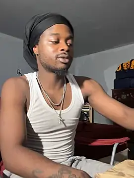 Snapshot of SluttyLyfe4L chatting on November 18, 2025, 1:11 am SluttyLyfe4L online show from November 18, 2025, 1:11 am