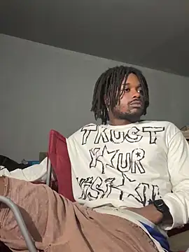 Snapshot of SluttyLyfe4L chatting on November 30, 2025, 2:15 am SluttyLyfe4L online show from November 30, 2025, 2:15 am