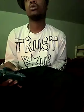 Snapshot of SluttyLyfe4L chatting on December 5, 2025, 1:31 pm SluttyLyfe4L online show from December 5, 2025, 1:31 pm