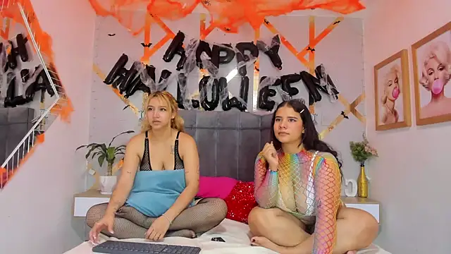 Snapshot of Caroliine_Torres chatting on October 23, 2025, 12:04 pm Caroliine Torres online show from October 23, 2025, 12:04 pm