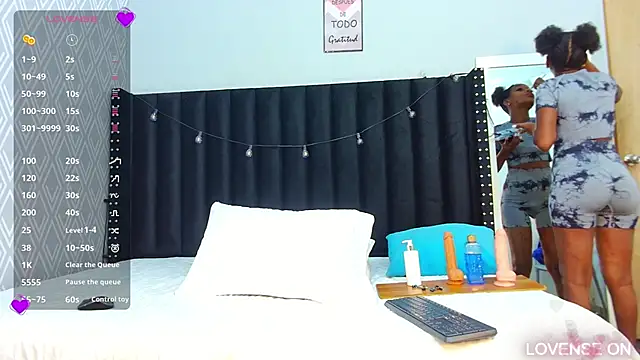 Snapshot of petitelittleebony chatting on March 13, 2025, 7:28 pm petitelittleebony online show from March 13, 2025, 7:28 pm