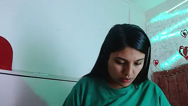 SarahStones online show from March 18, 2025, 10:57 am