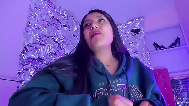 SarahStones online show from November 29, 2025, 7:22 am