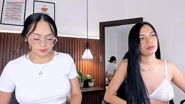 emma white 01 online show from February 28, 2025, 2:42 am