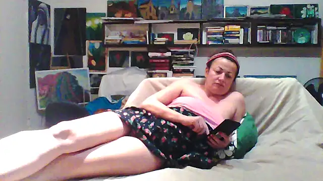 MariaAnaSunshine online show from September 12, 2025, 7:03 pm