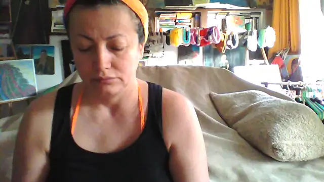 MariaAnaSunshine online show from November 25, 2025, 8:36 am