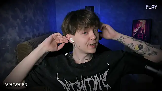 charonbaby1 online show from September 30, 2025, 9:31 pm