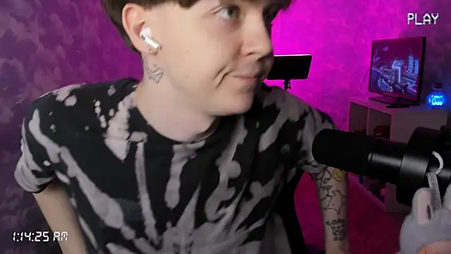 charonbaby1 online show from October 27, 2025, 10:14 pm